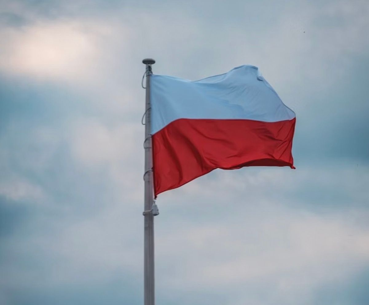 Новий закон про допомогу українцям у Польщі Новий закон про допомогу українцям у Польщі