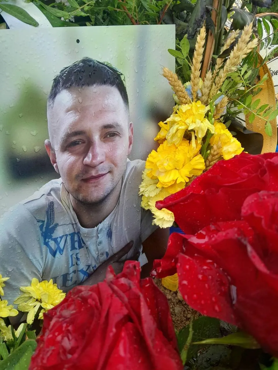 Могила Назара Петрикива Могила Назара Петрикива