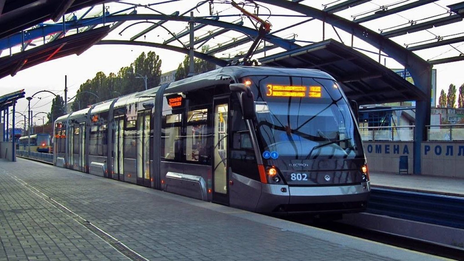 В Киеве из-за обстрелов возможны перебои с оплатой билетов в скоростном трамвае и фуникулере - 24 Канал