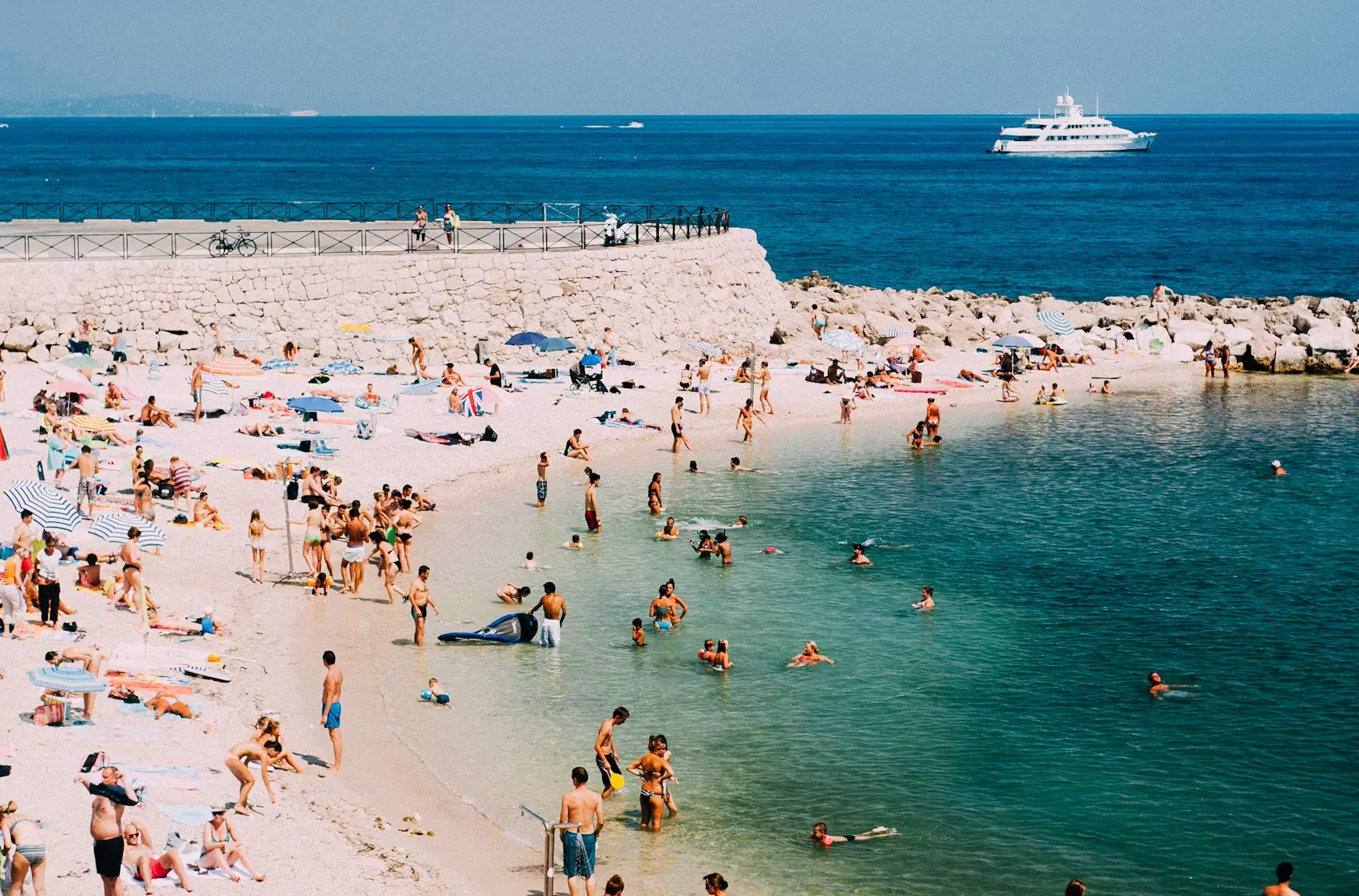 Що заборонено на пляжах Франції