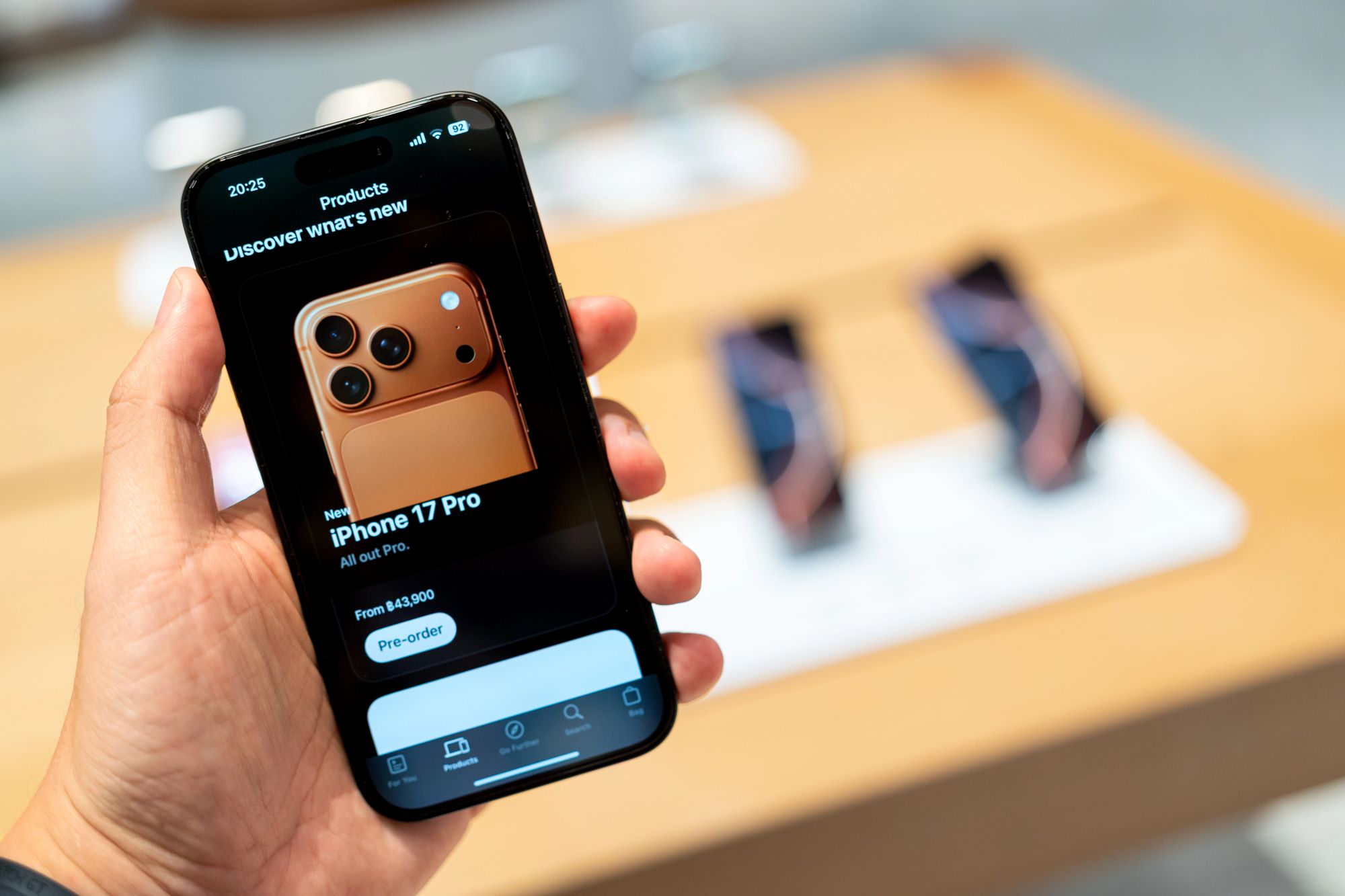 Нові iPhone 17 вже можна купити в Україні Нові iPhone 17 вже можна купити в Україні