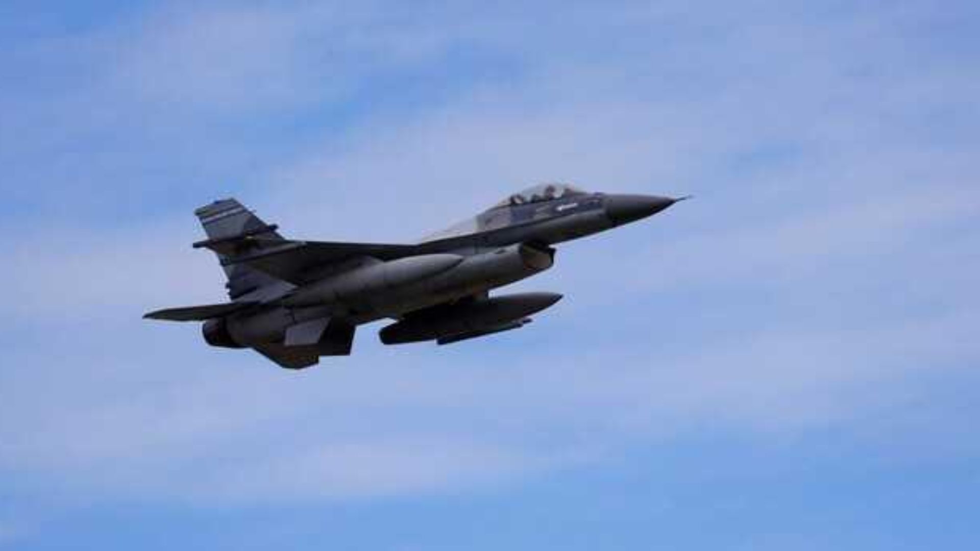 Польша активизировала авиацию из-за российской атаки на Украину Польша активизировала авиацию из-за российской атаки на Украину