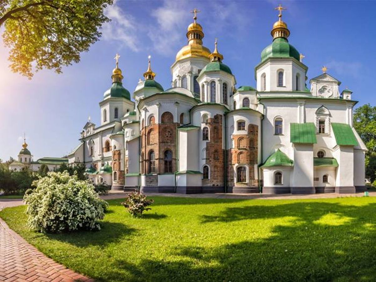 Історія найдавніших будівель в Україні