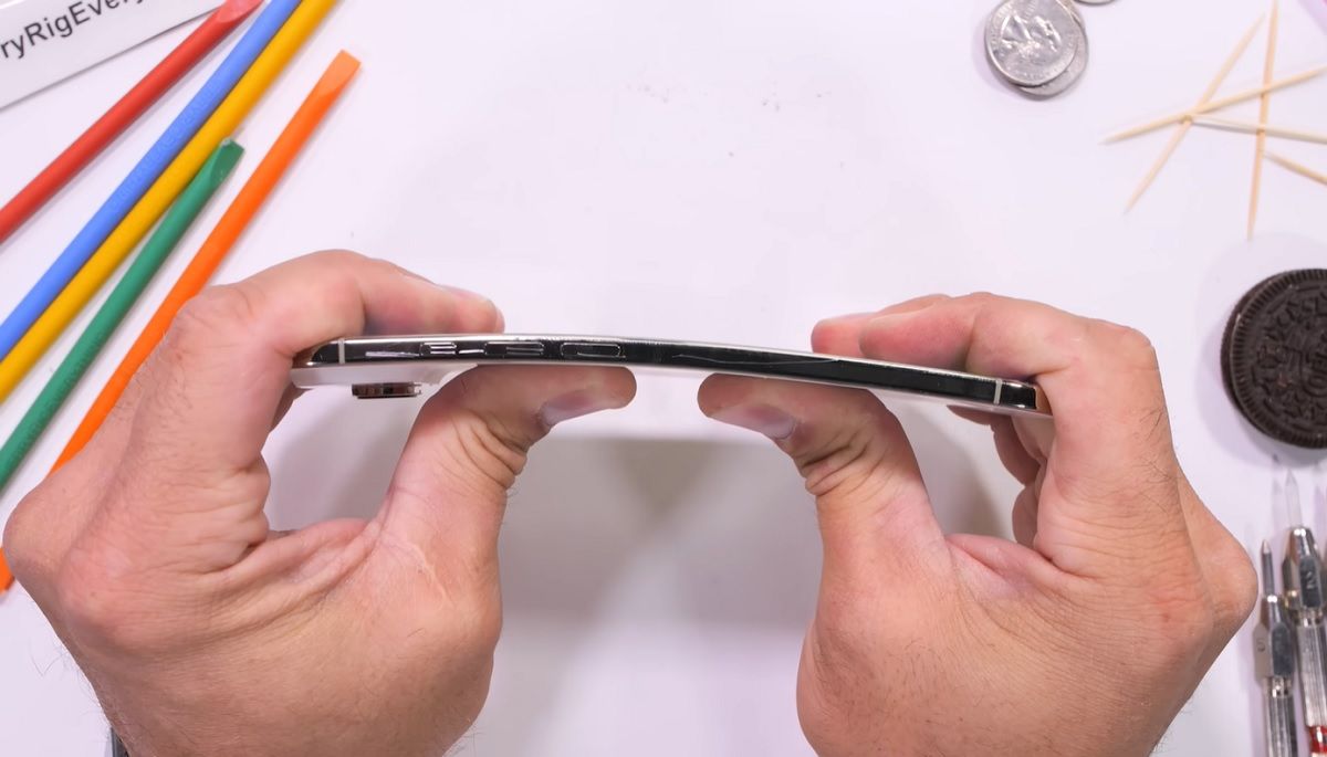 iPhone Air прошел экстремальные тесты на прочность iPhone Air прошел экстремальные тесты на прочность