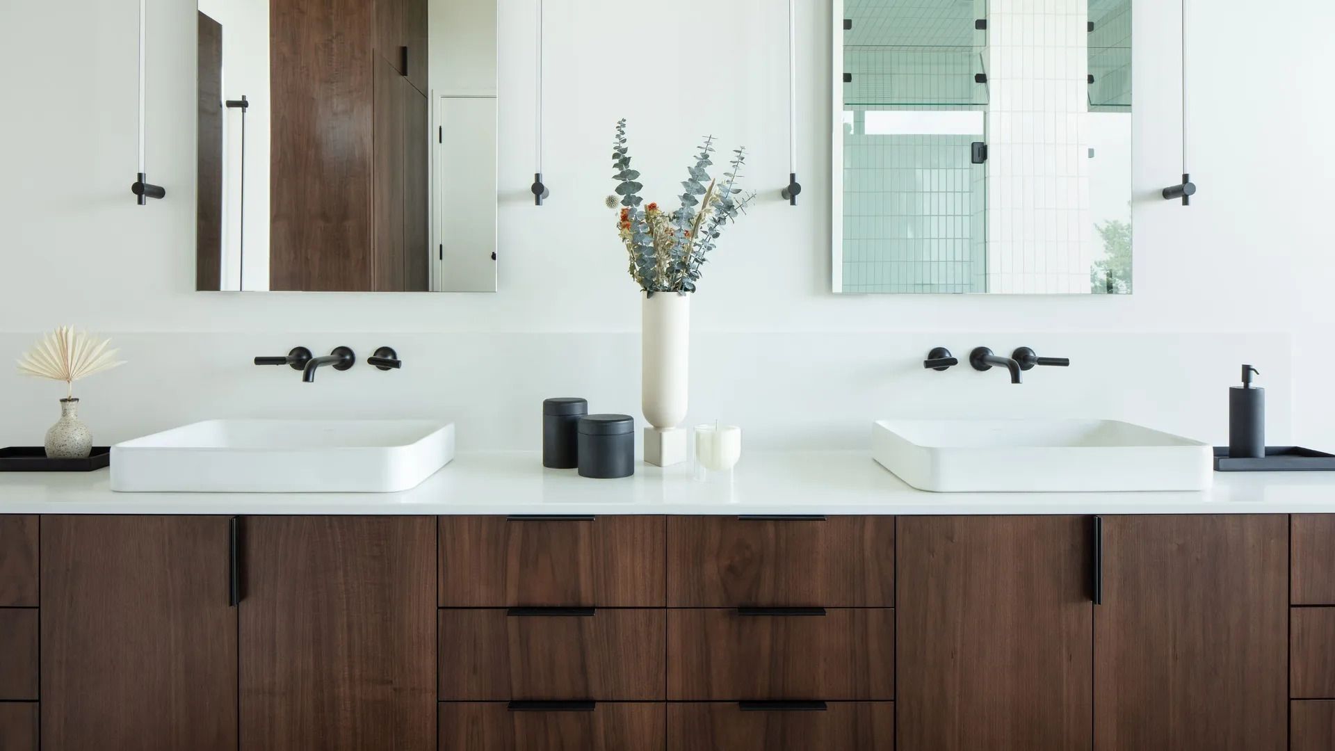 Тренды ванных комнат 2025 - какой материал неожиданно стал популярным - Недвижимость Тренды ванных комнат 2025 - какой материал неожиданно стал популярным - Недвижимость