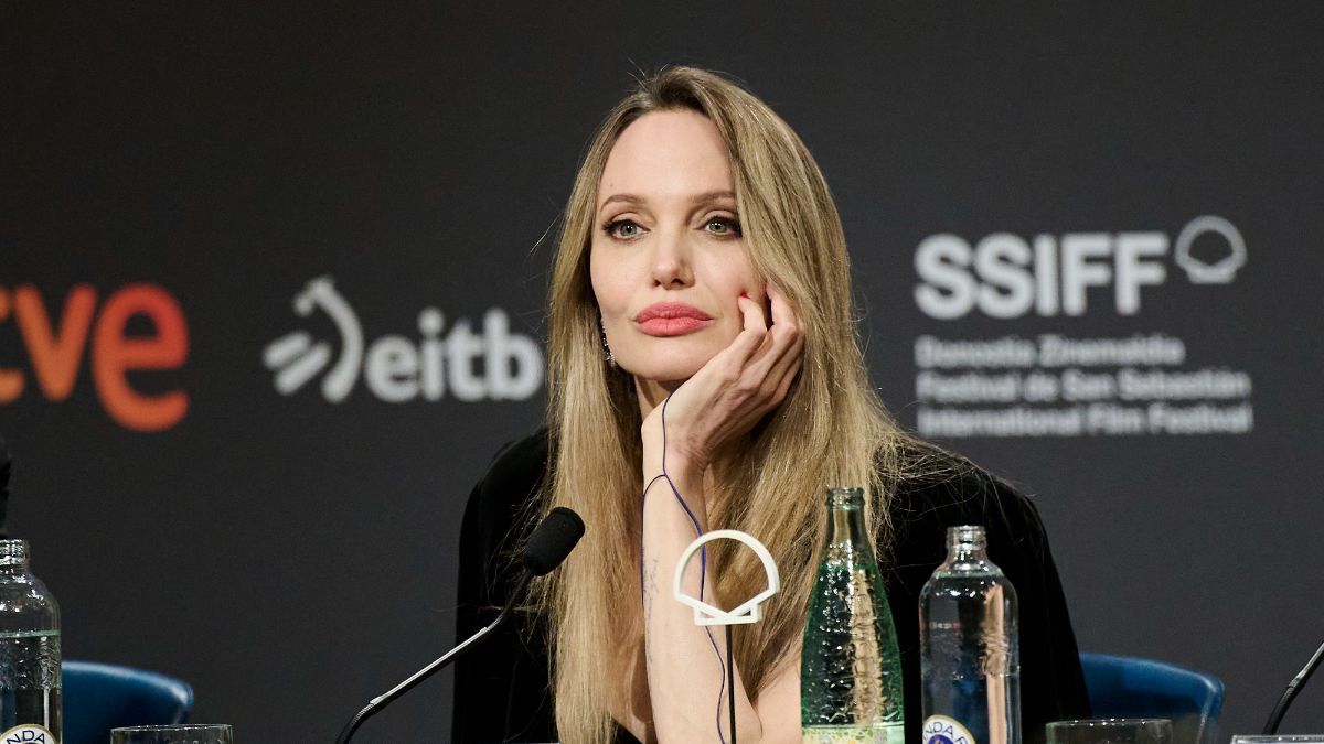 Анджелина Джоли