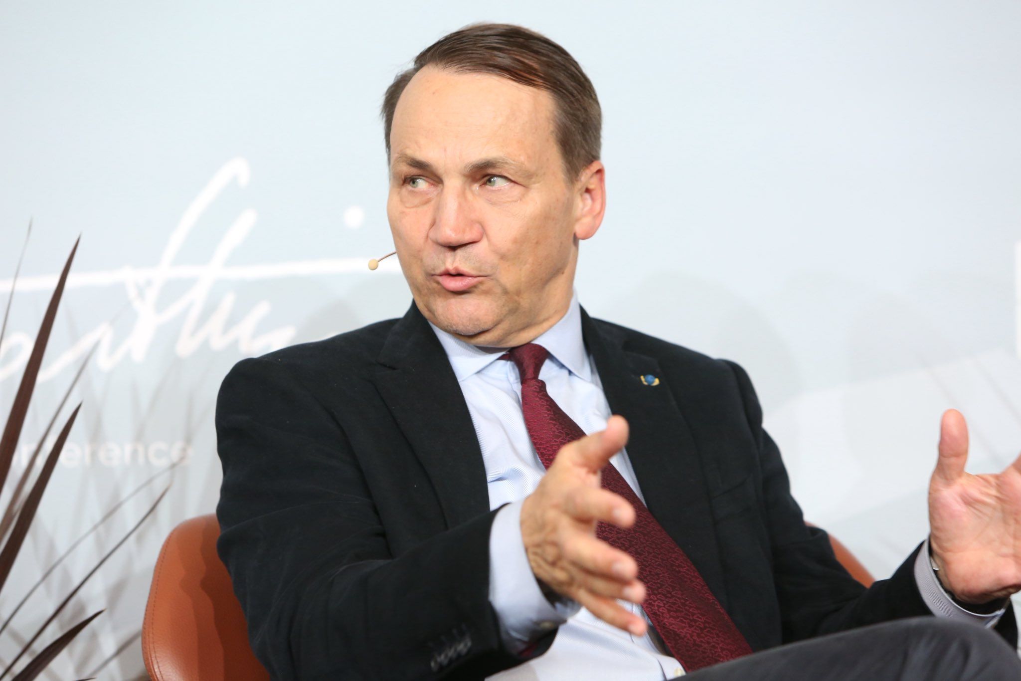 Радослав Сикорский предупредил Россию о последствиях возможного повторения инцидента с дронами - Геополитика Радослав Сикорский предупредил Россию о последствиях возможного повторения инцидента с дронами - Геополитика