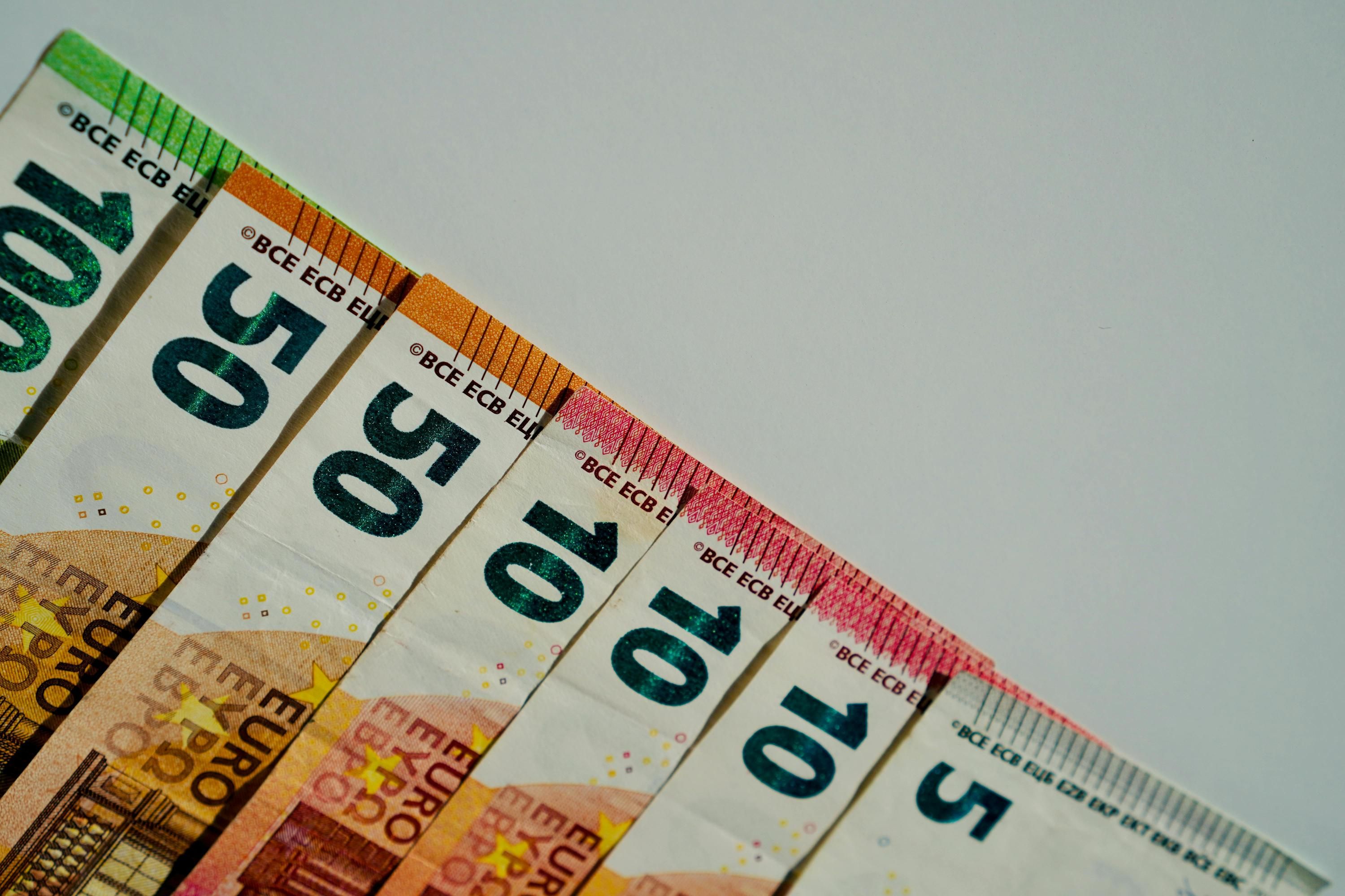 Курс долара в обмінниках - євро подорожчало, який курс 23 вересня Курс долара в обмінниках - євро подорожчало, який курс 23 вересня