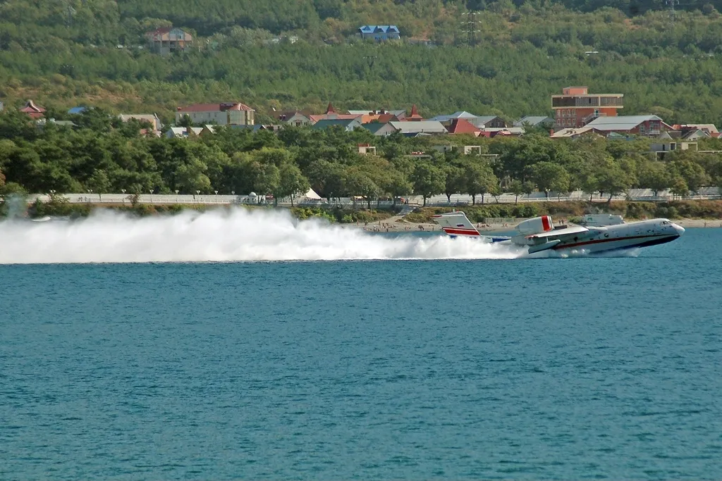 Російський літак-амфібія Бе-200