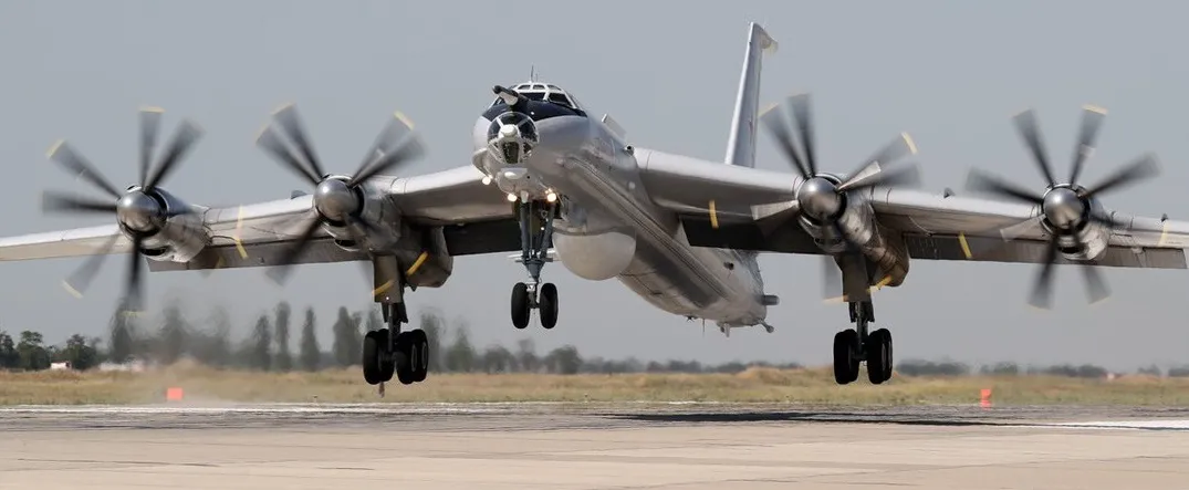 Російський Ту-142