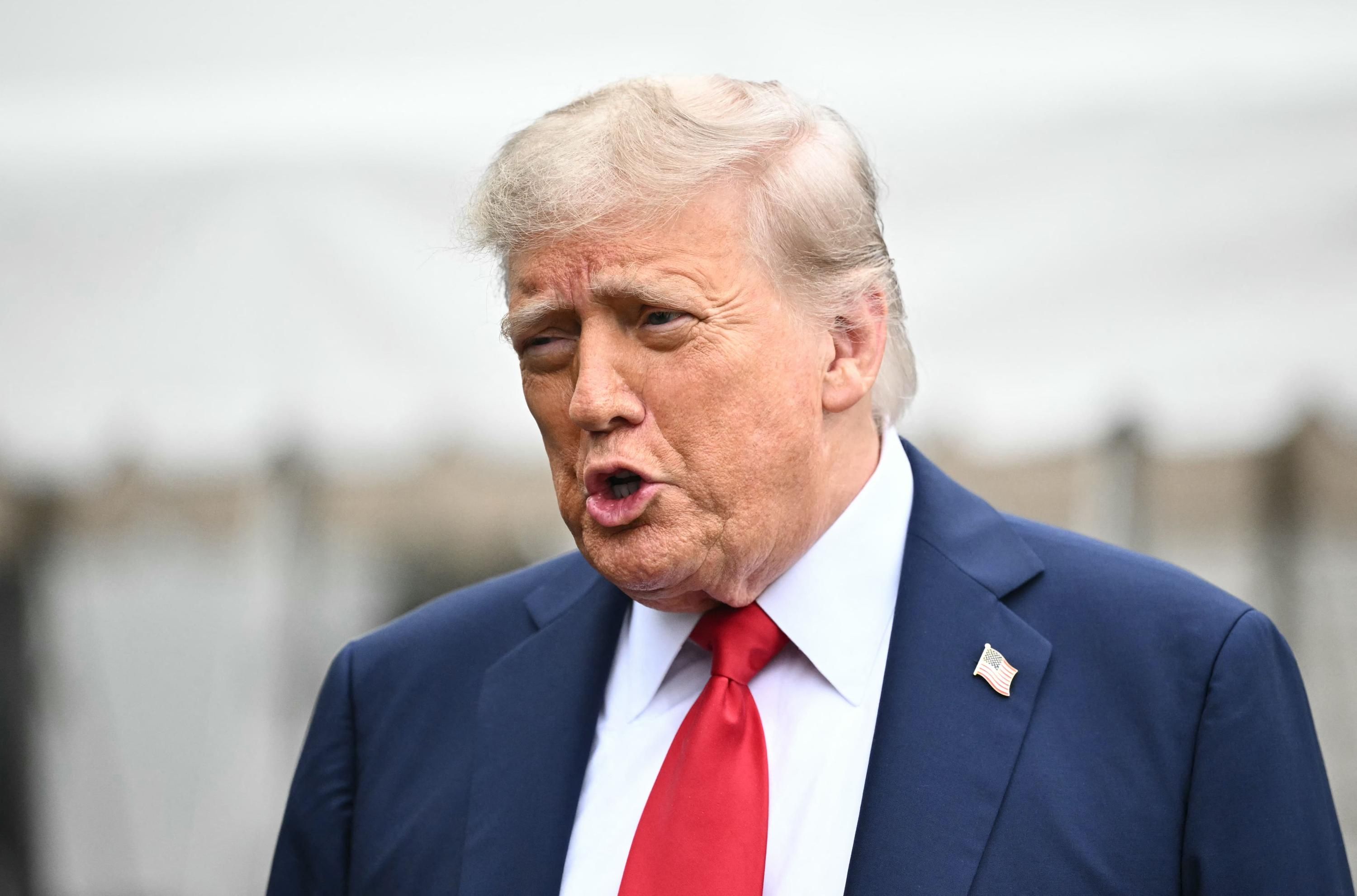 Трамп готов к "очень жестким пошлинам" против России, но предупреждает Европу - Экономика