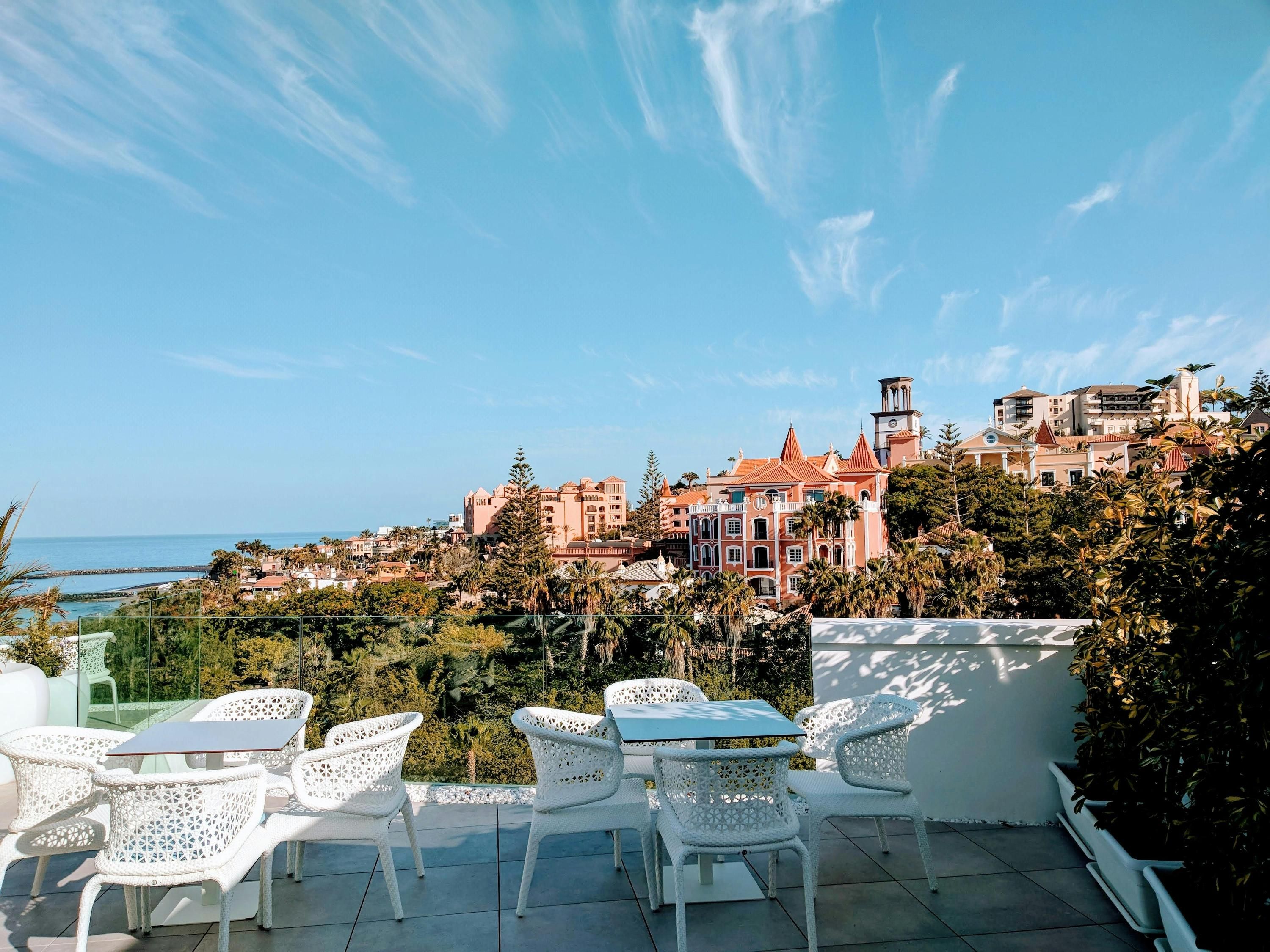 В октябре еще можно поехать в отпуск В октябре еще можно поехать в отпуск