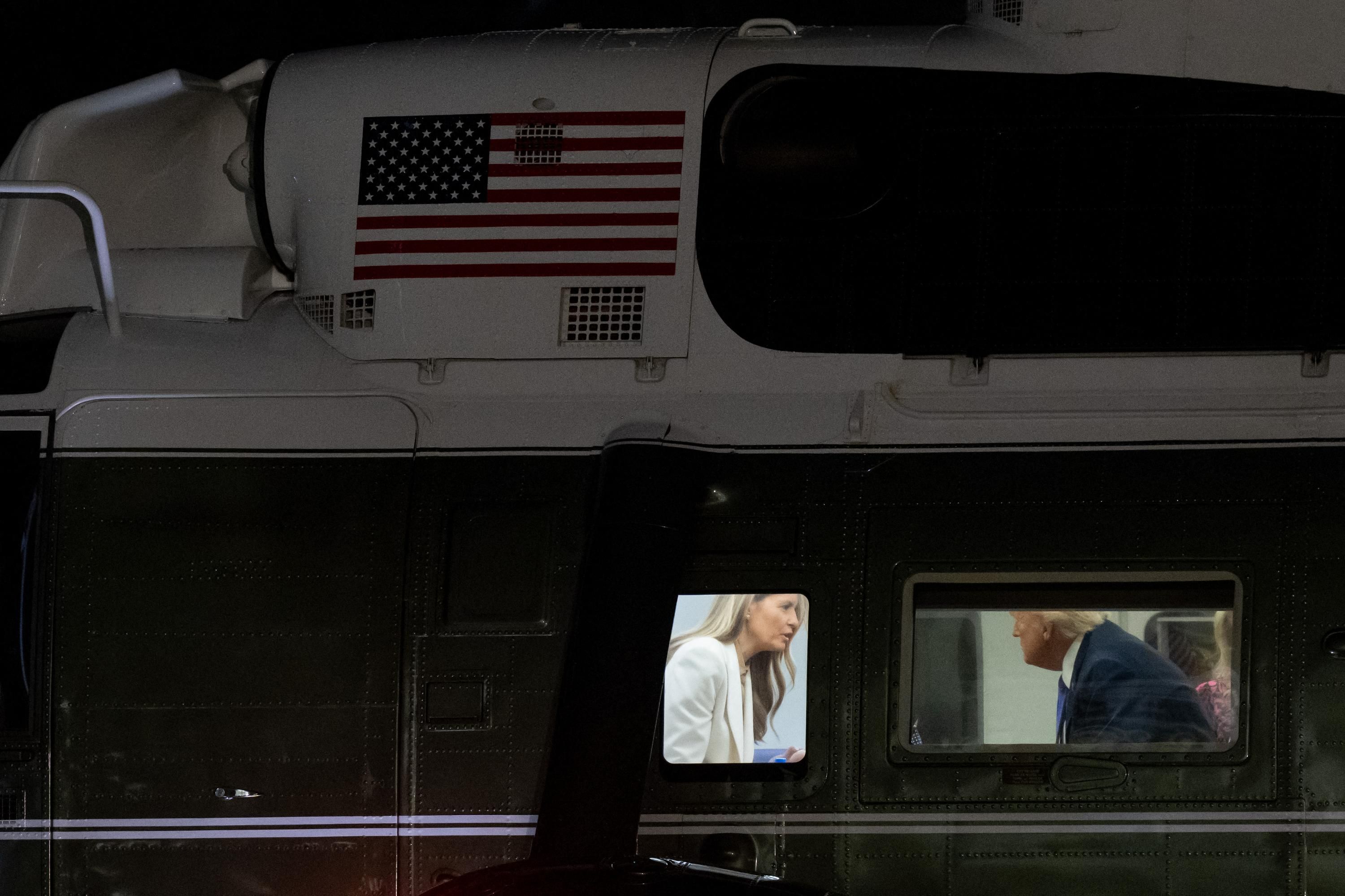 Трамп мог поссориться с Меланией - видео из вертолета Marine One - Геополитика Трамп мог поссориться с Меланией - видео из вертолета Marine One - Геополитика