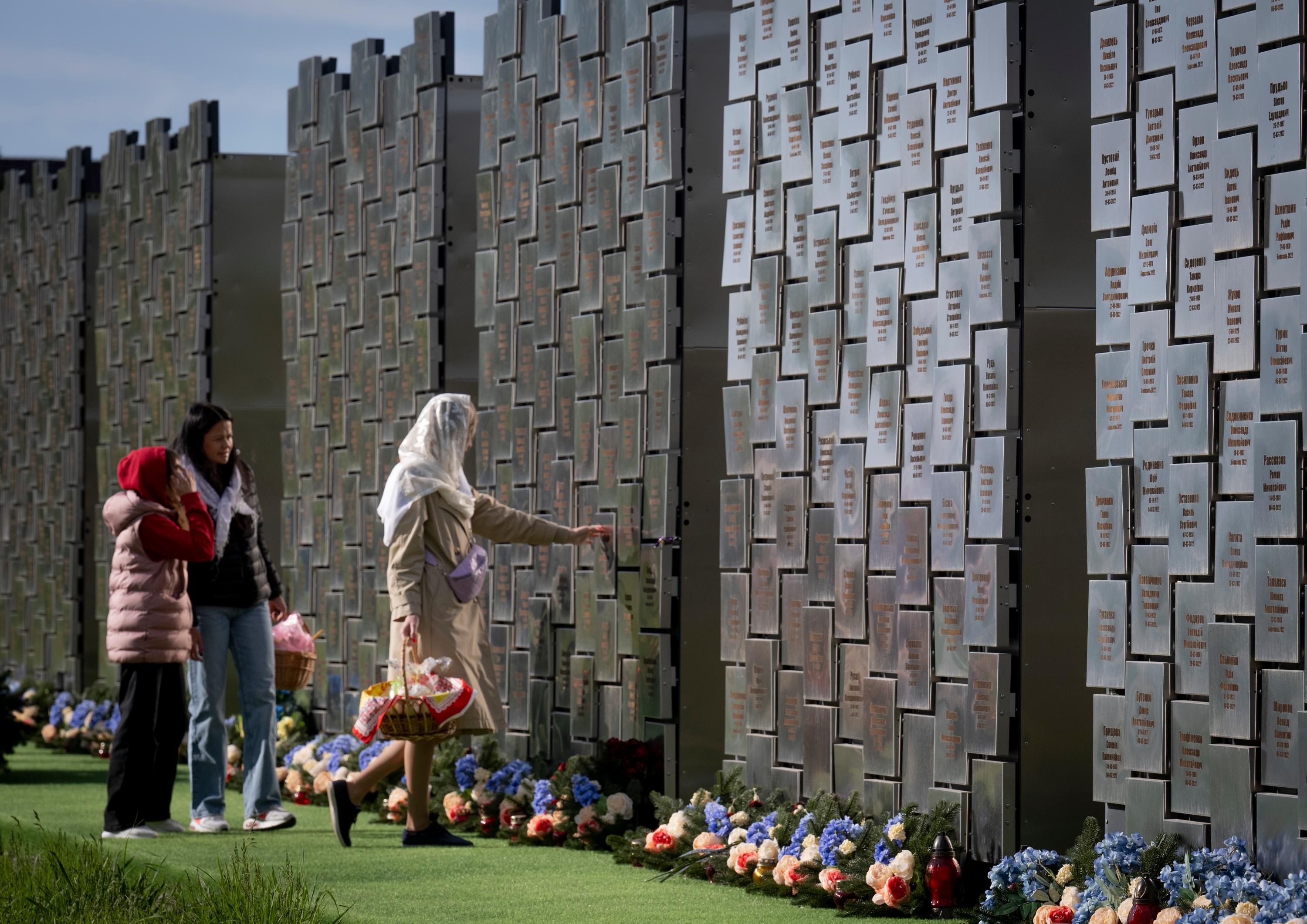 Преступления в Буче - назвали имена 13 российских командиров и показали фото - расследование - 24 Канал Преступления в Буче - назвали имена 13 российских командиров и показали фото - расследование - 24 Канал