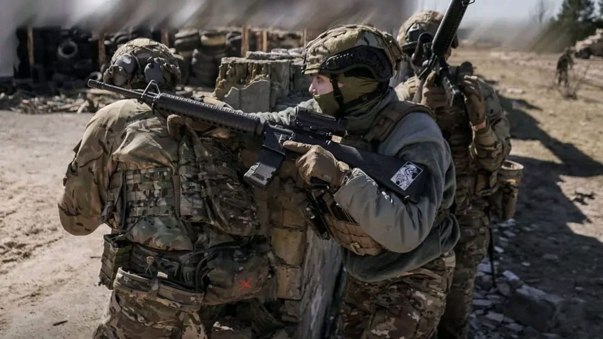 Нас 40 тысяч против более 100 тысяч россиян, –начштаба "Азова" об обороне Доброполья - 24 Канал