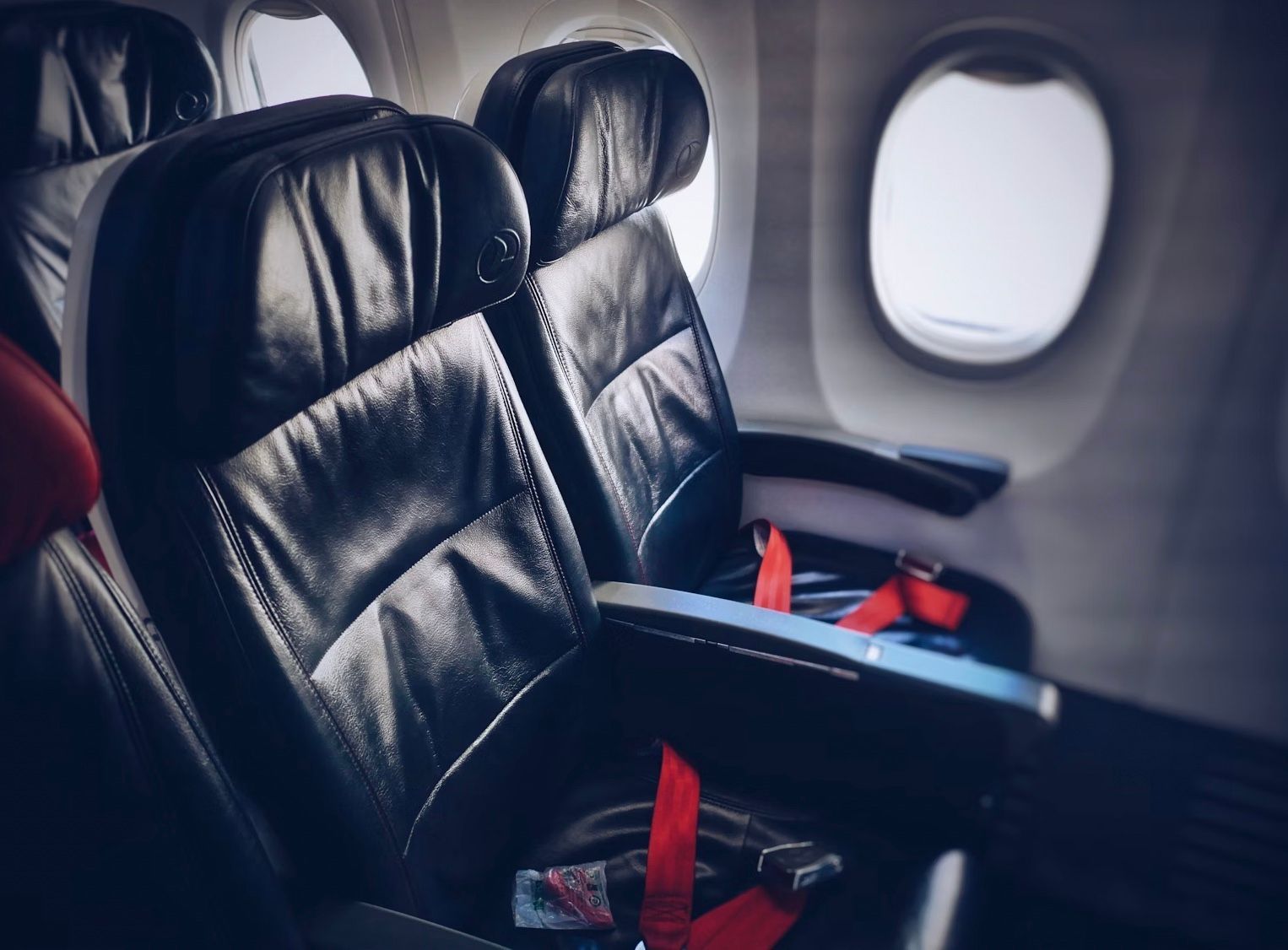 Это не Ryanair: какая бюджетная авиакомпания предлагает пассажирам самые тесные кресла - Закордон