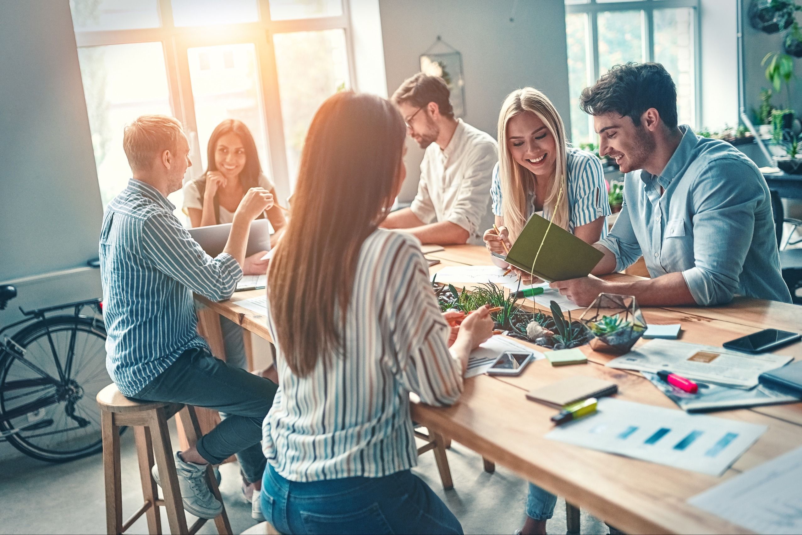 Бизнес ищет работников за рубежом: отток молодежи заставляет компании привлекать иностранцев - Бизнес