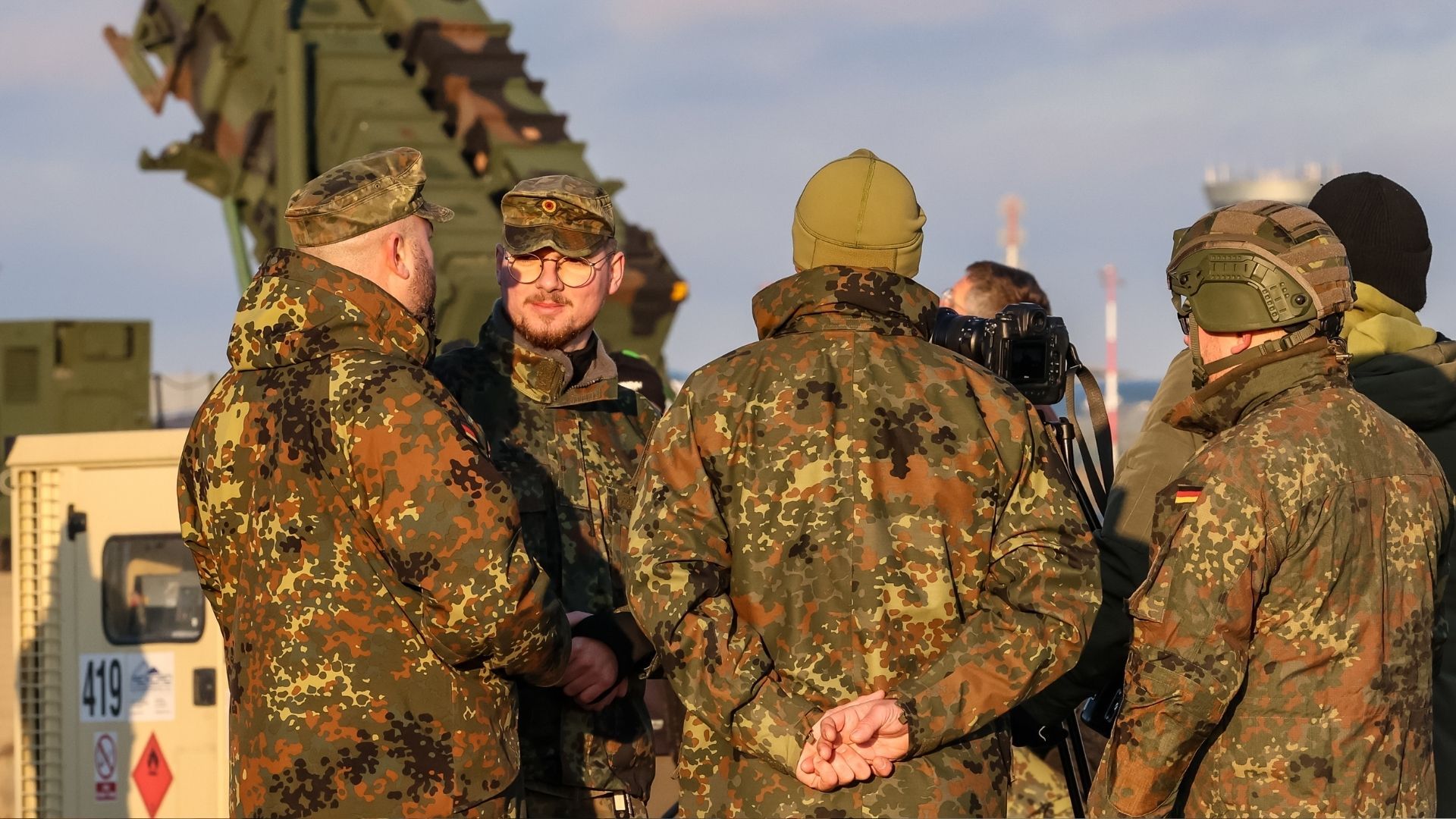 НАТО рассматривает закрытие неба над Западом Украины НАТО рассматривает закрытие неба над Западом Украины