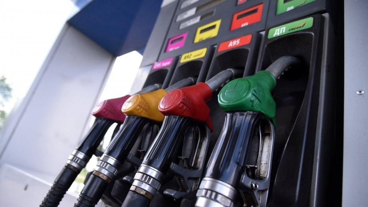 Россия готовится покупать бензин за рубежом, чтобы преодолеть дефицит Россия готовится покупать бензин за рубежом, чтобы преодолеть дефицит