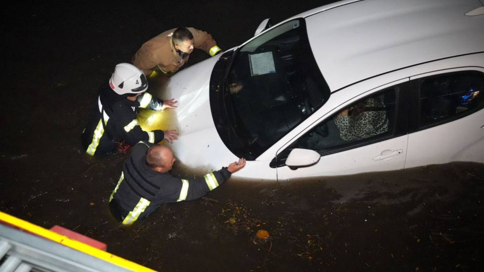 Сотрудница Укрзализныци погибла из-за непогоды в Одессе - 24 Канал Сотрудница Укрзализныци погибла из-за непогоды в Одессе - 24 Канал