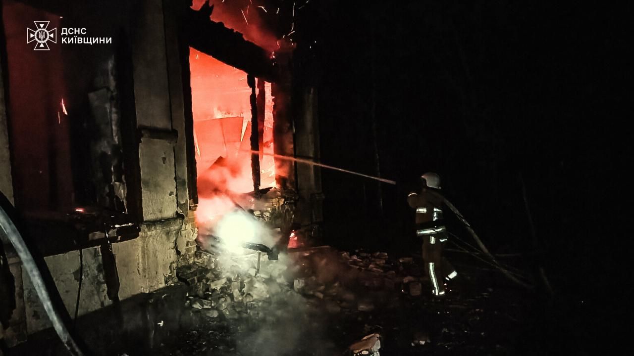 В Буче произошел пожар из-за атаки БпЛА В Буче произошел пожар из-за атаки БпЛА