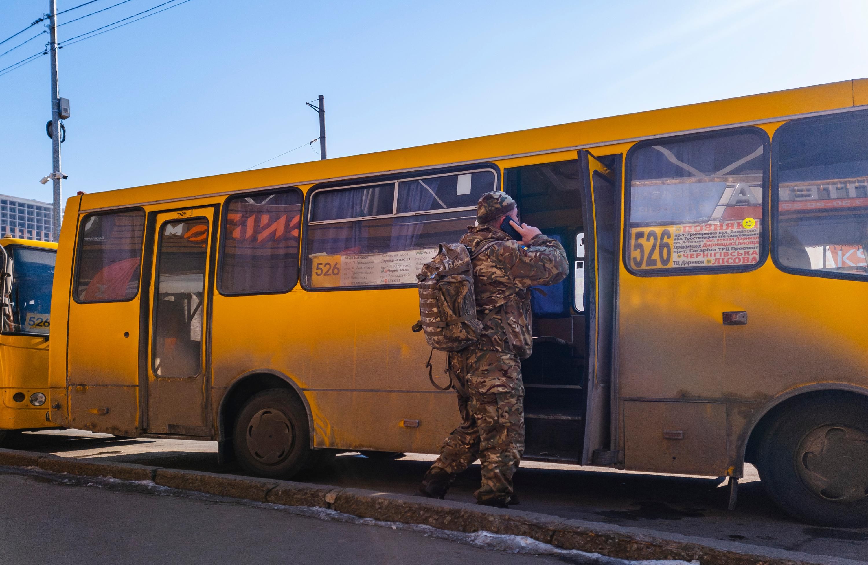Гражданам могу выдать повестку в разных местах Гражданам могу выдать повестку в разных местах