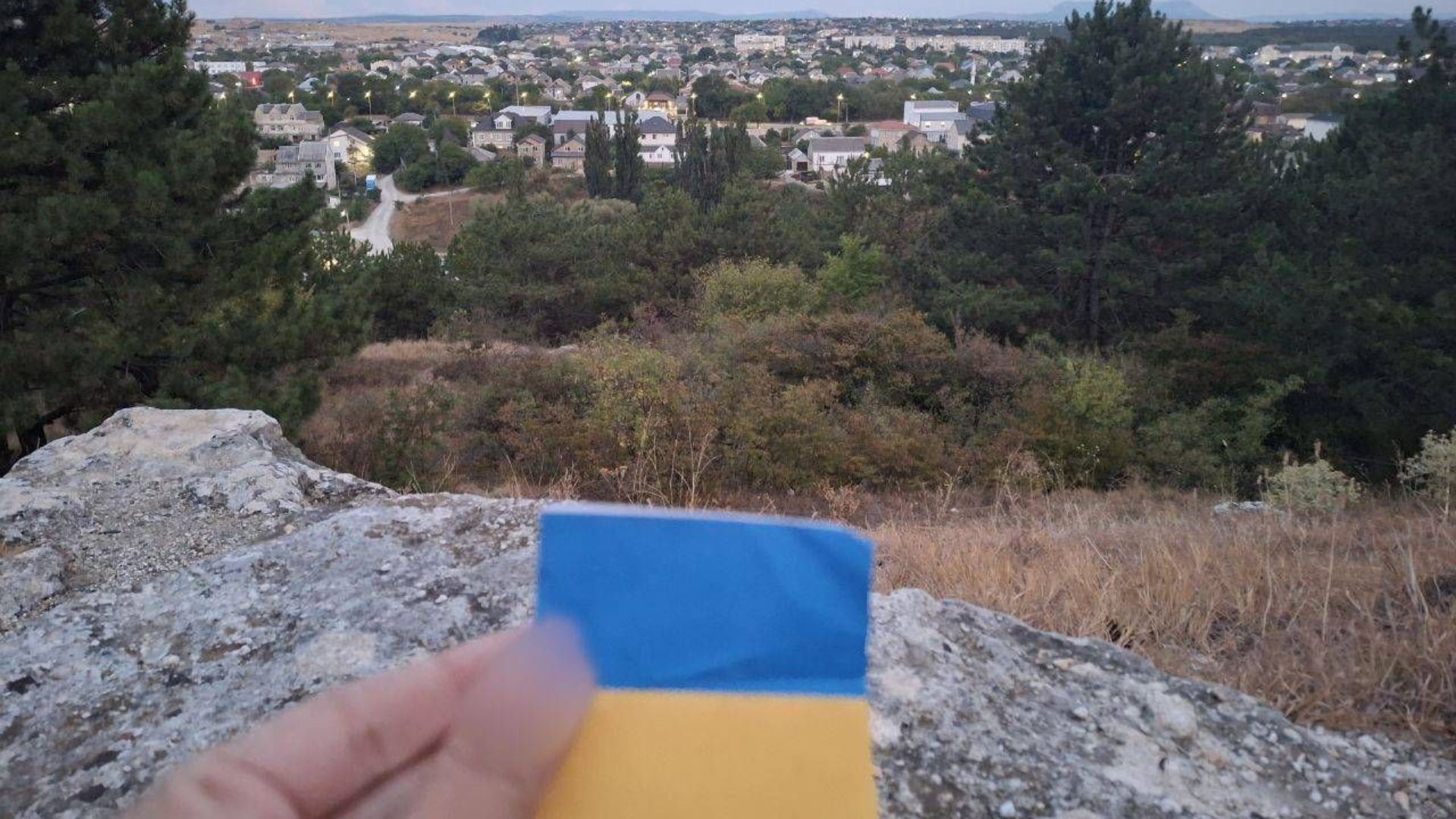 Активісти закликають допомогти жителям окупованих територій Активісти закликають допомогти жителям окупованих територій