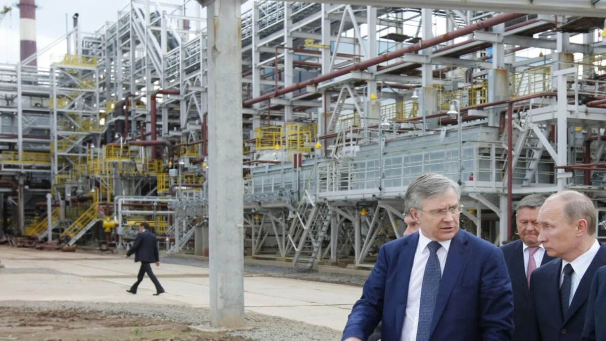 Україна атакувала НПЗ Росії 4 жовтня - чому в Росії проблеми з пальним Україна атакувала НПЗ Росії 4 жовтня - чому в Росії проблеми з пальним