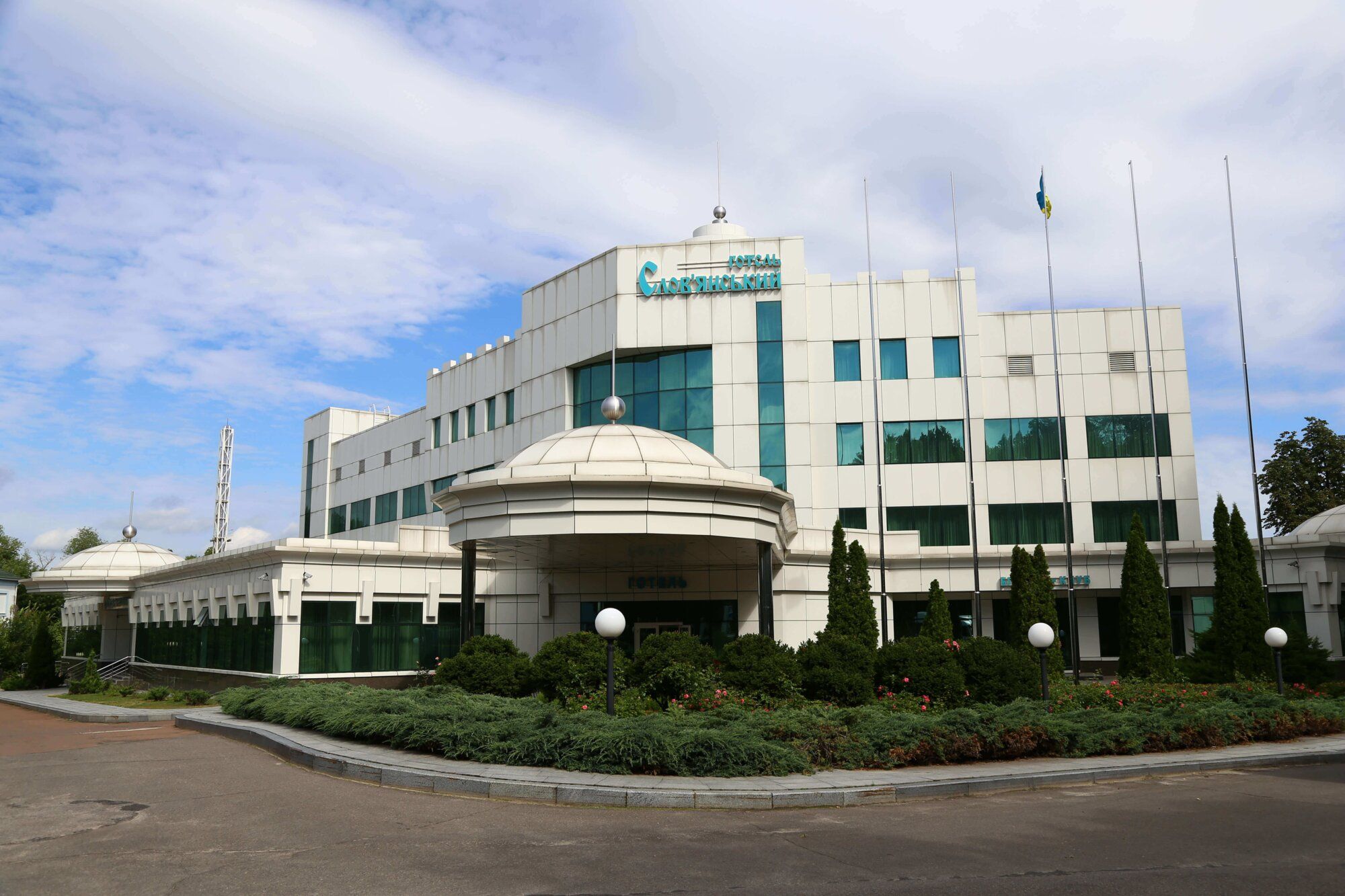 Россияне атаковали отель Славянский в Новгороде-Северском - 24 Канал