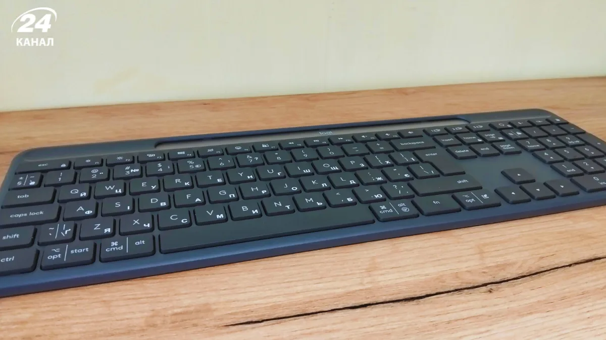 Logitech Signature Slim Solar+ K980