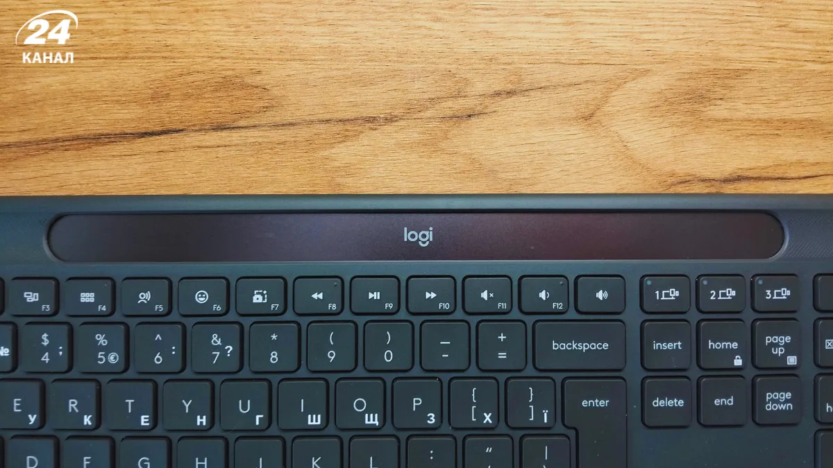 Logitech Signature Slim Solar+ K980 Logitech Signature Slim Solar+ K980