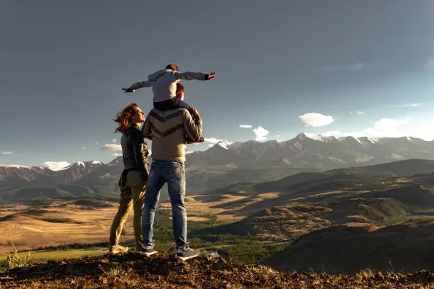 Фото дитини у горах / IStock Фото дитини у горах / IStock