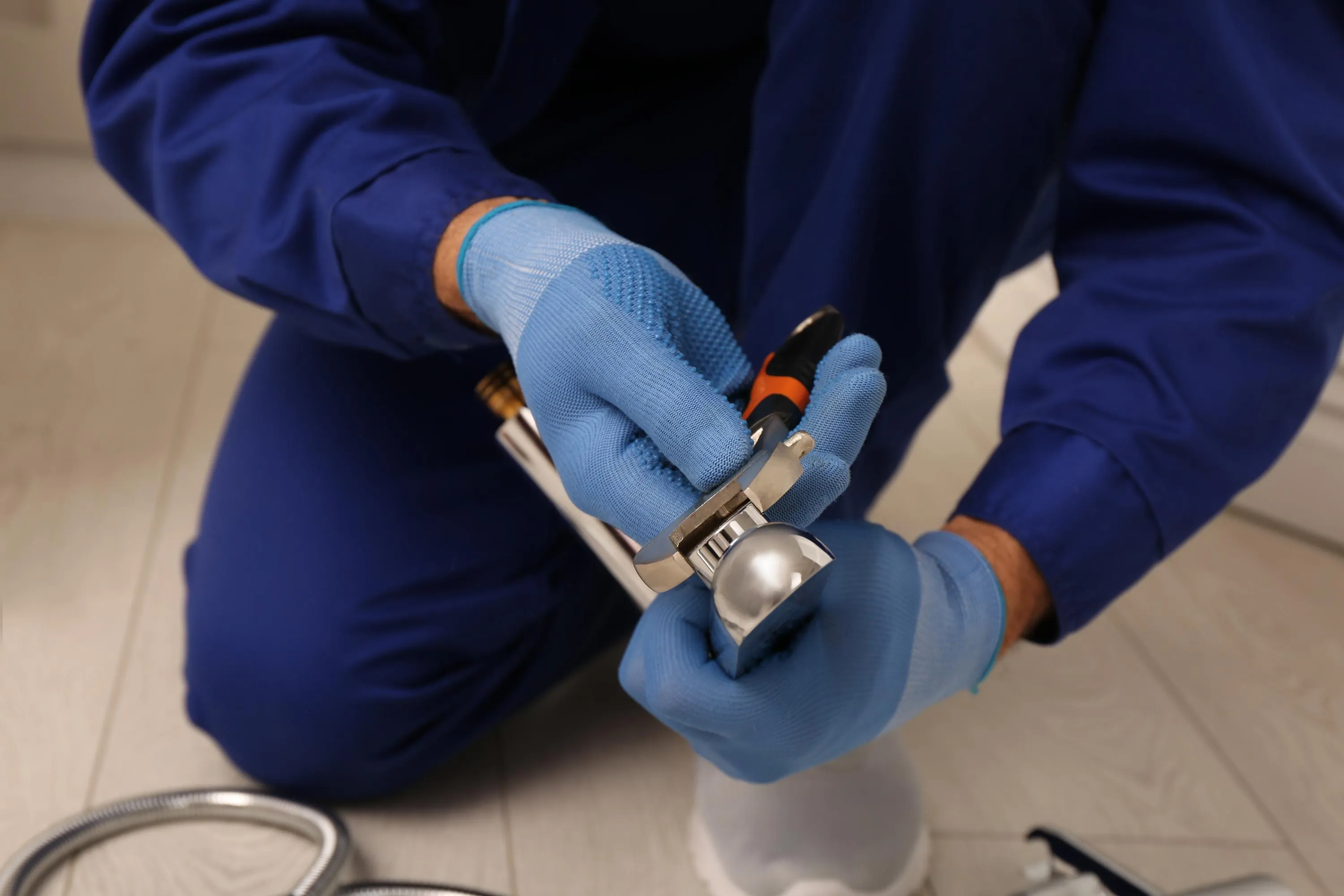 Чем можно промыть кофейную гущу, которая забила трубы на кухне