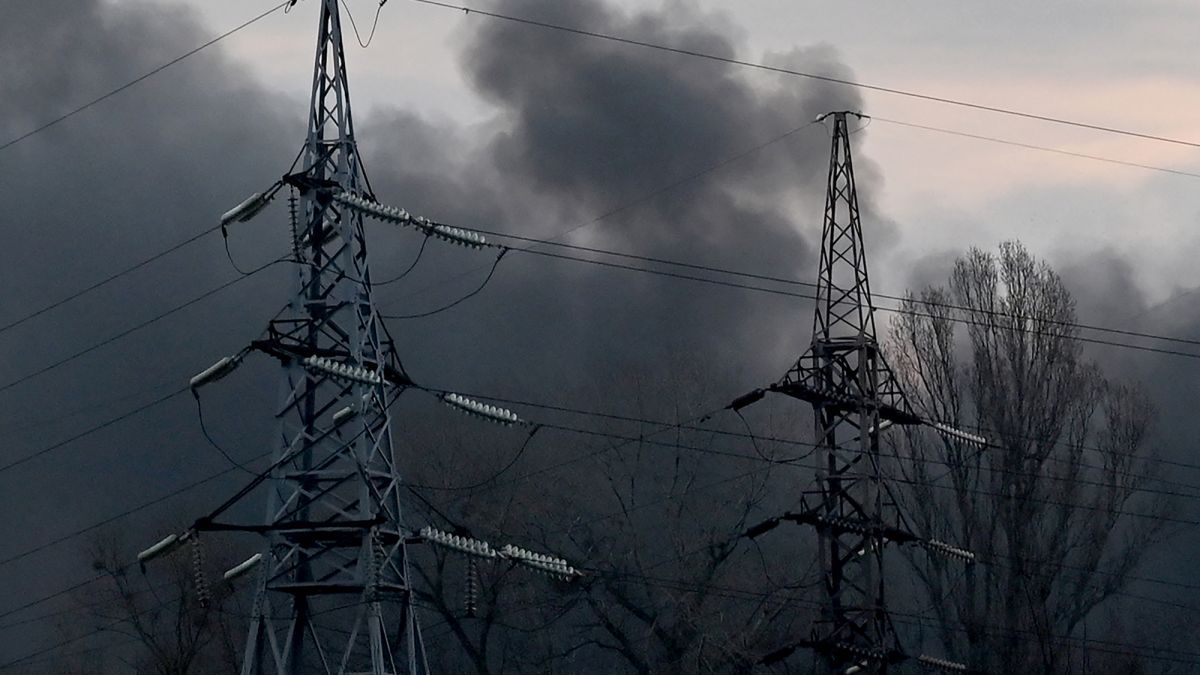 Пять областей обесточены из-за атаки России Пять областей обесточены из-за атаки России