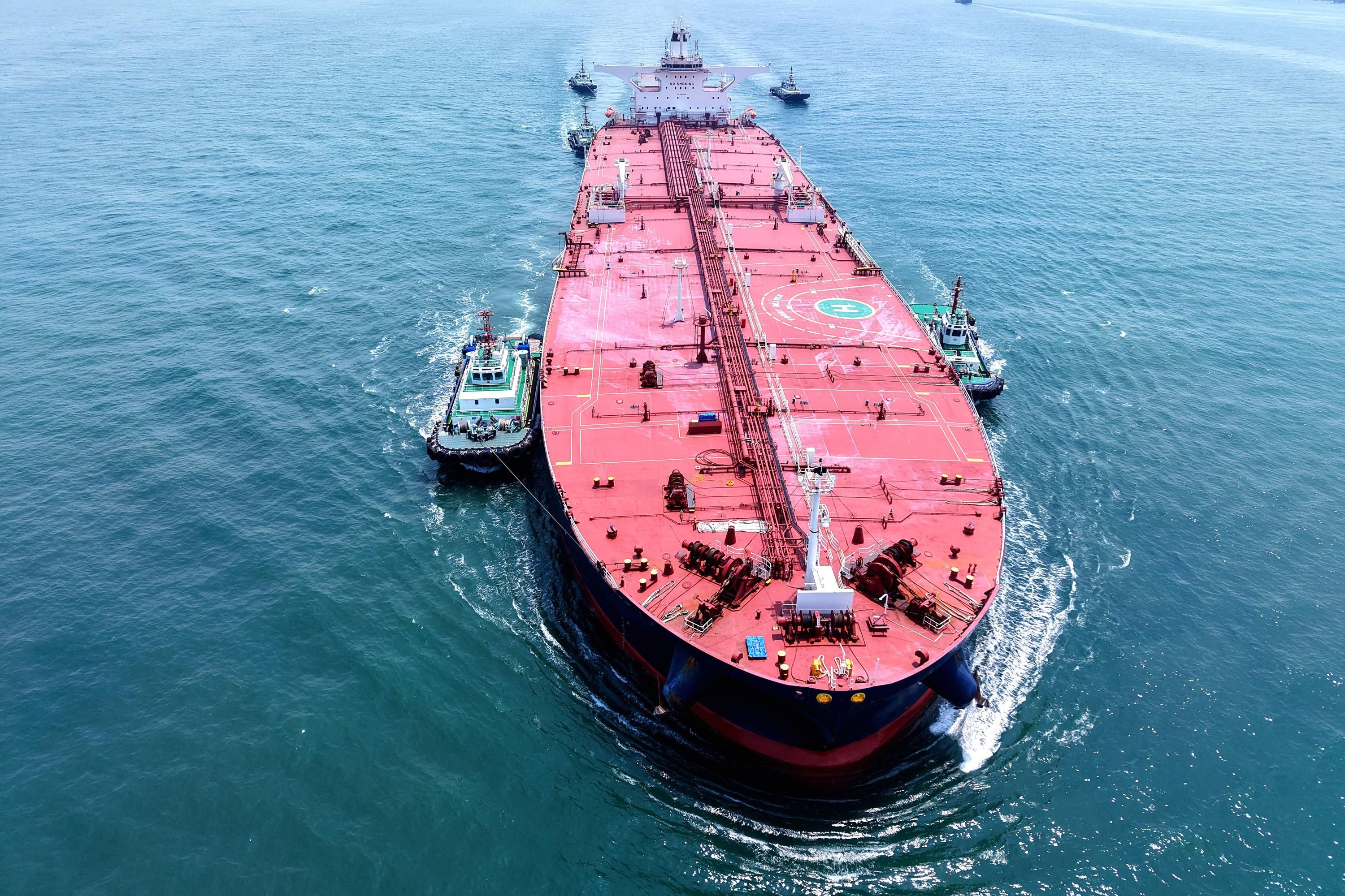 Кремль екстрено відправляє нафту за кордон: як удари по НПЗ виснажують Росію - Економіка Кремль екстрено відправляє нафту за кордон: як удари по НПЗ виснажують Росію - Економіка