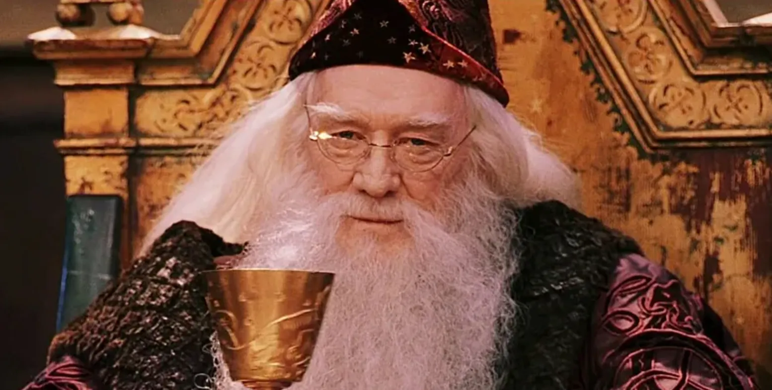 Річард Гарріс у ролі директора школи Річард Гарріс у ролі директора школи