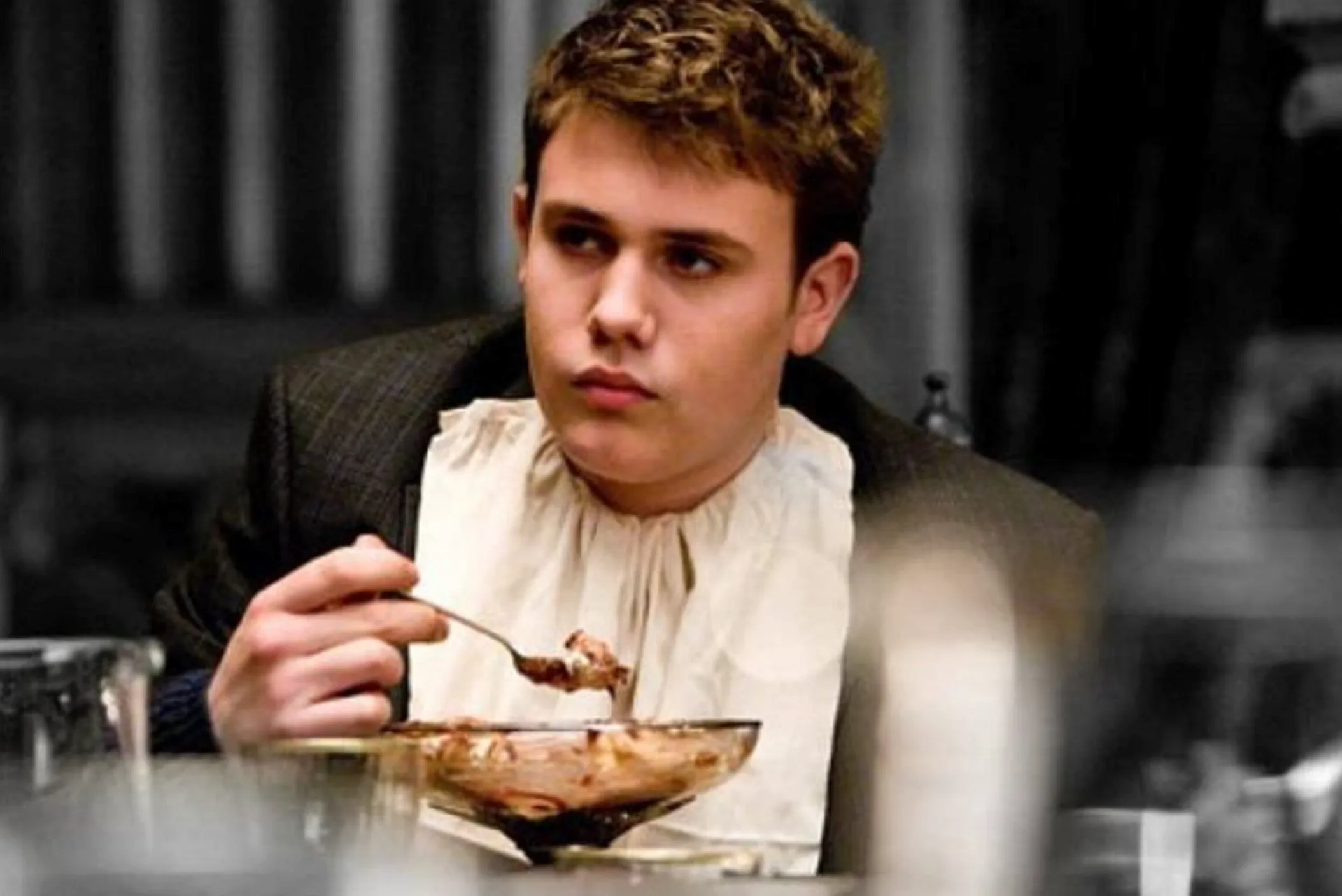 Роберт Нокс у ролі Маркуса Белбі Роберт Нокс у ролі Маркуса Белбі