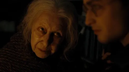 Хейзл Дуглас у ролі Батильди Беґшот Хейзл Дуглас у ролі Батильди Беґшот