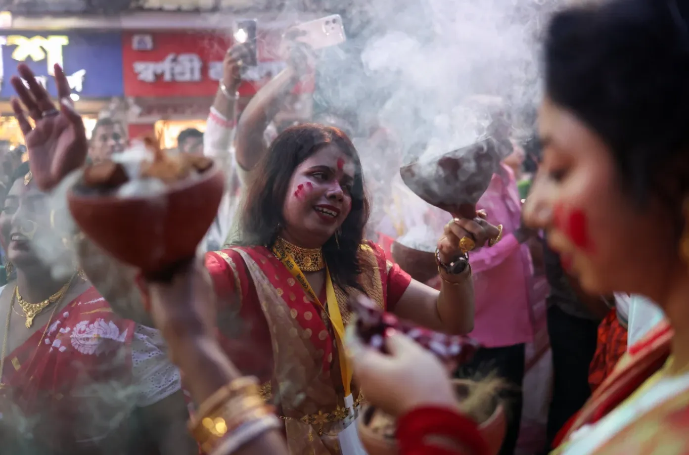 Індуїсти під час виконання традиційного бенгальського танцю / Фото Сахіба Чаудхарі Індуїсти під час виконання традиційного бенгальського танцю / Фото Сахіба Чаудхарі