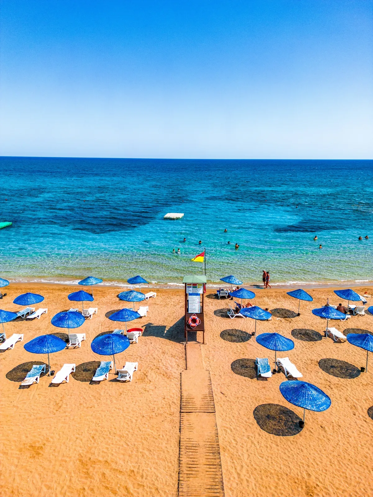 На Кіпрі у жовтні приблизно 10 годин сонця щодня На Кіпрі у жовтні приблизно 10 годин сонця щодня