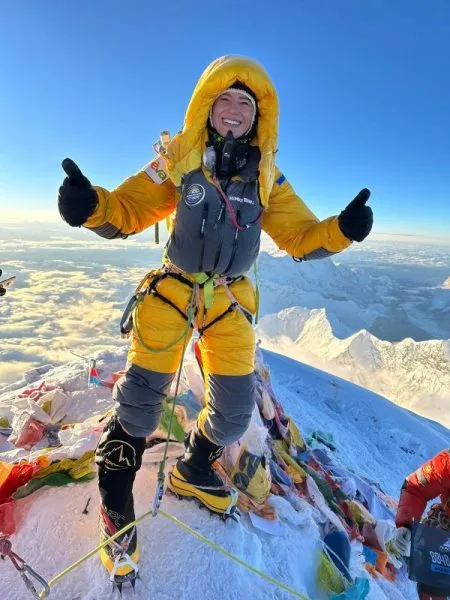 Антонина Самойлова на вершине Эвереста / фото ПИК Антонина Самойлова на вершине Эвереста / фото ПИК