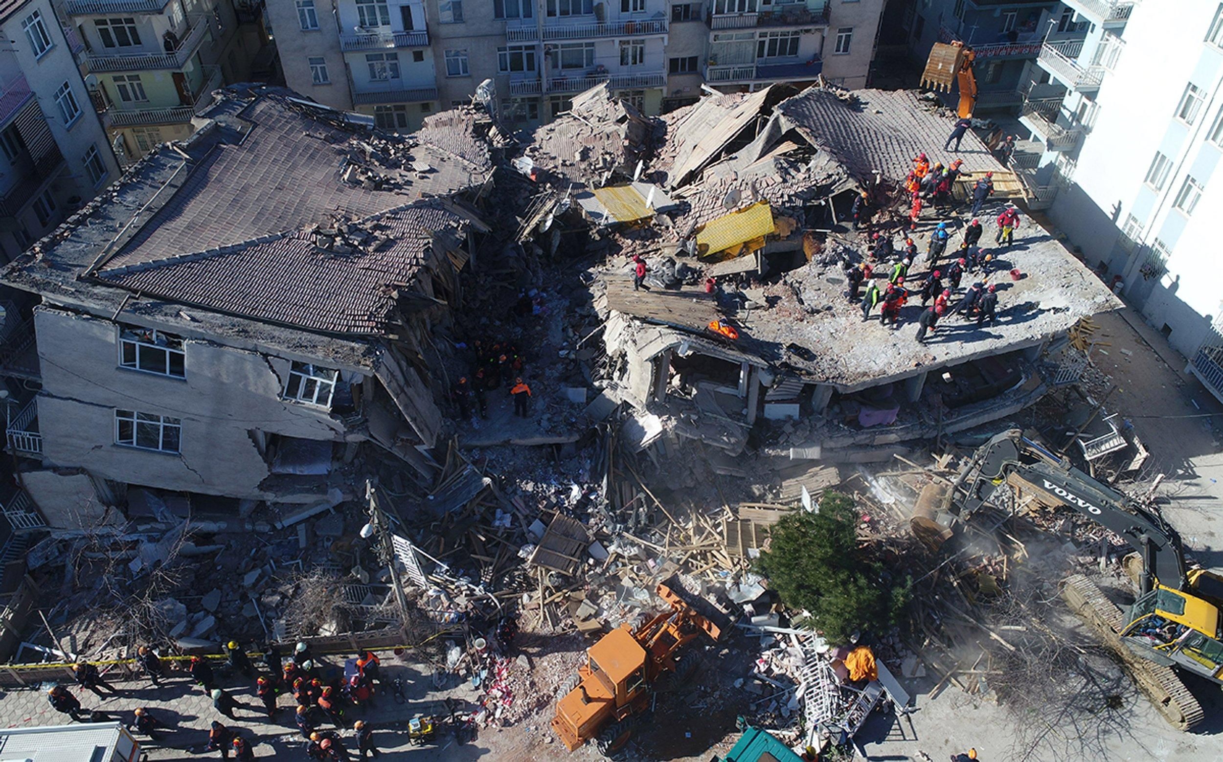 На Філіпінах зафіксували один з найсильніших землетрусів На Філіпінах зафіксували один з найсильніших землетрусів