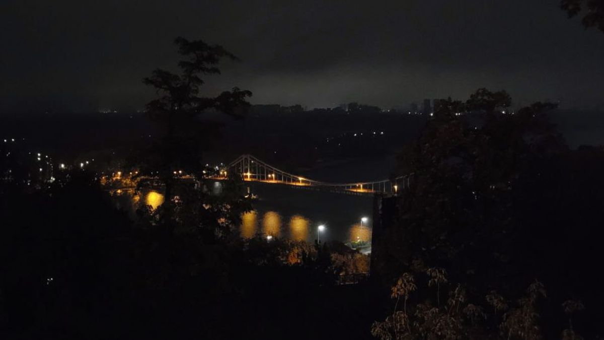 Київ уперше за довгий час у темряві після масованої атаки: апокаліптичні кадри - 24 Канал Київ уперше за довгий час у темряві після масованої атаки: апокаліптичні кадри - 24 Канал