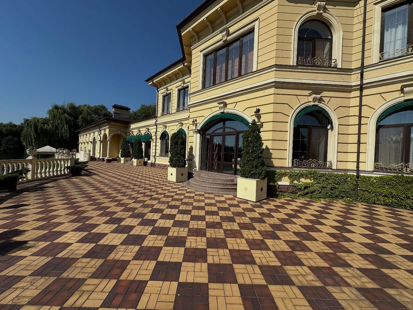 Ексзаступник РНБО продає будинок: як виглядає житло за 4 мільйони доларів