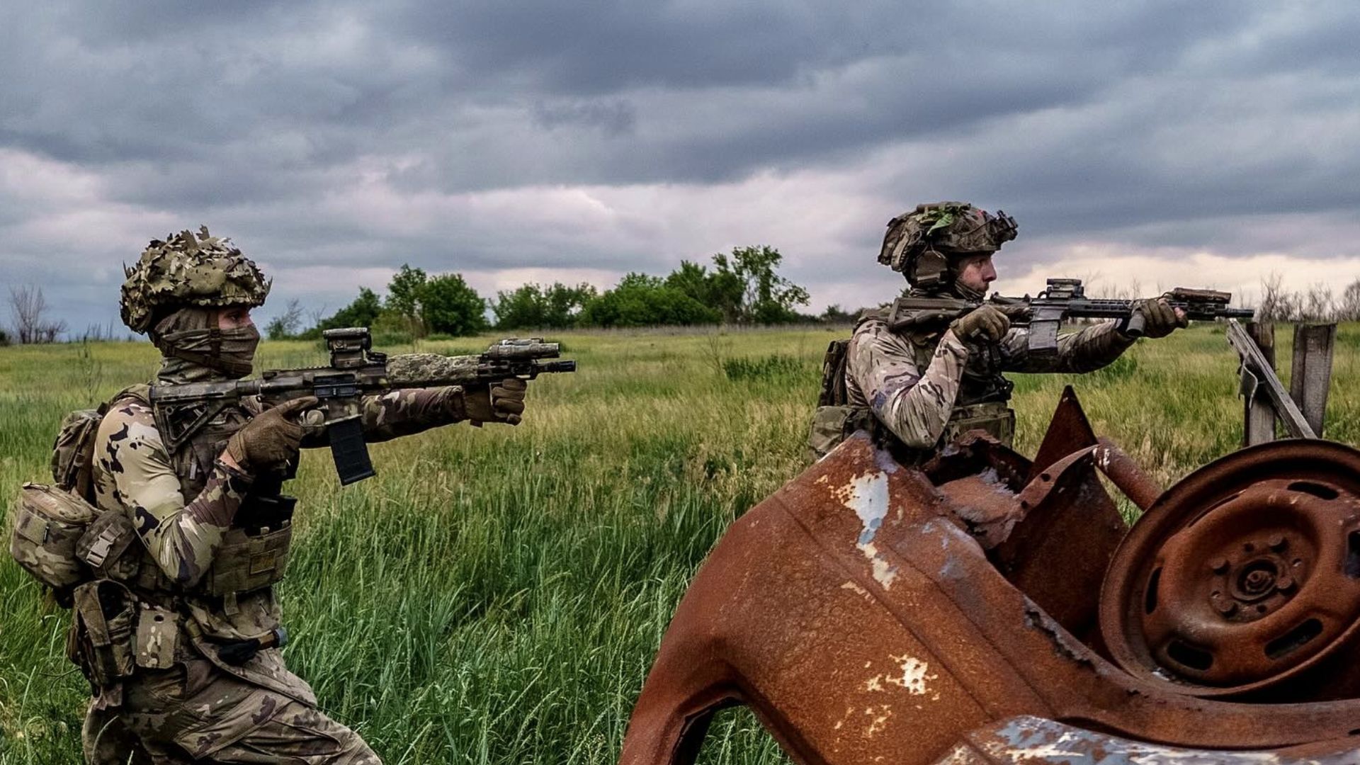 Українські військові з 1-го корпусу Азов зупинили вороже просування Українські військові з 1-го корпусу Азов зупинили вороже просування