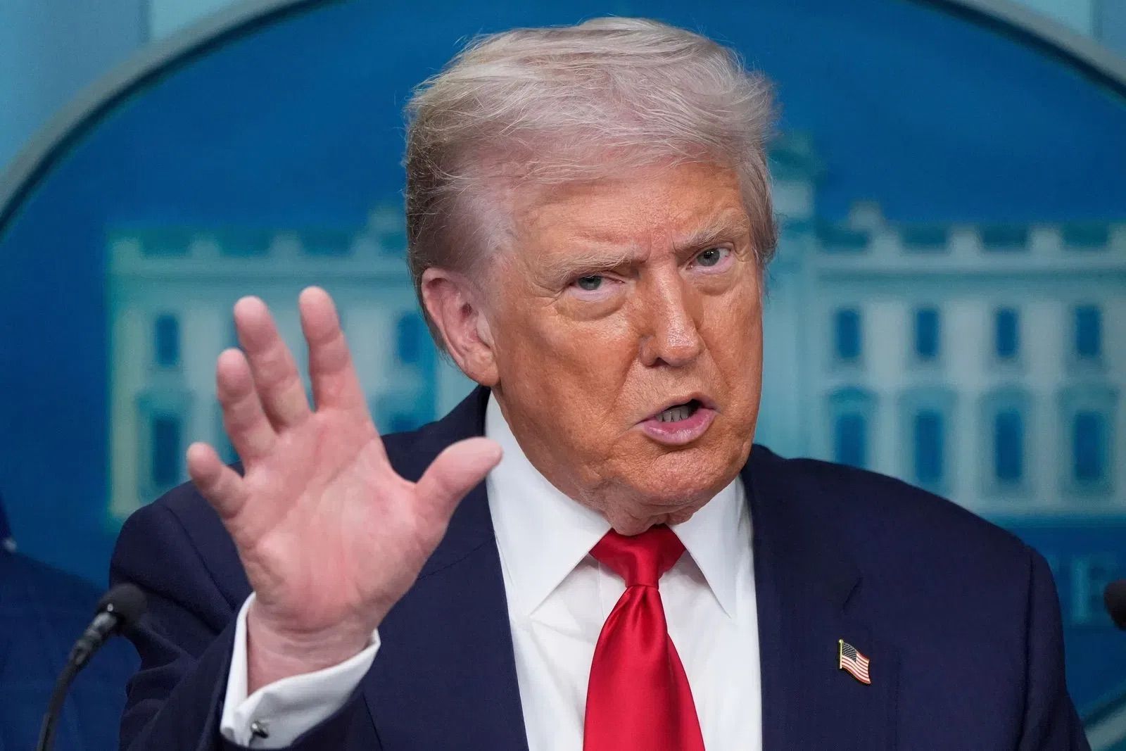 Трамп объявил новые пошлины против Китая Трамп объявил новые пошлины против Китая