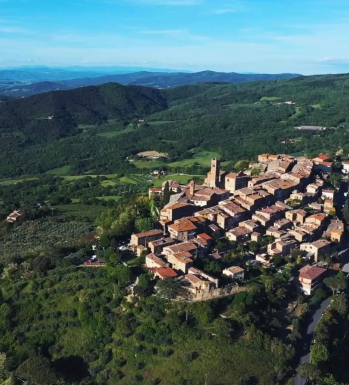 Радікондолі схожий на зображення Тоскани з листівок Радікондолі схожий на зображення Тоскани з листівок