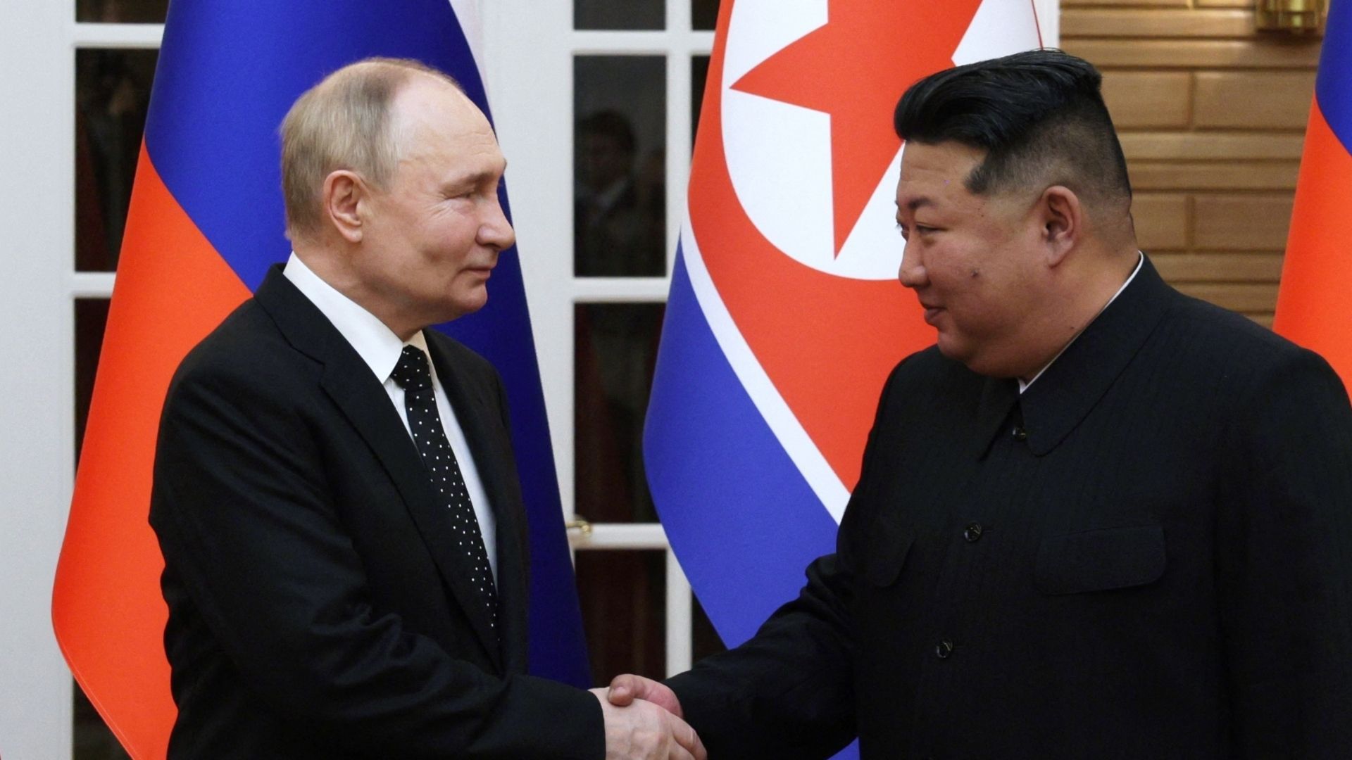 Россия помогает КНДР в разработке подводных лодок Россия помогает КНДР в разработке подводных лодок