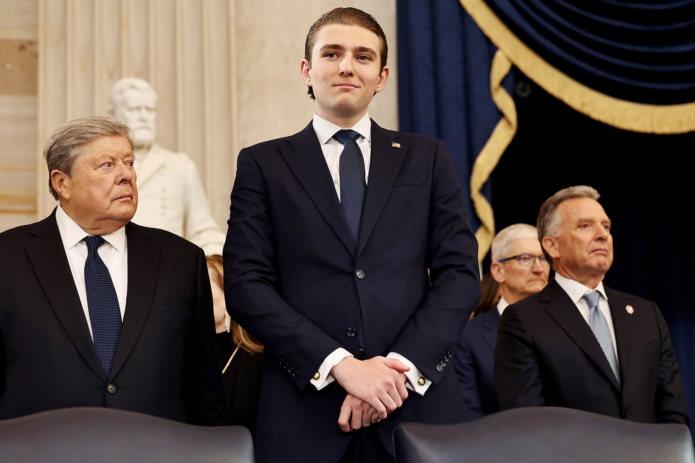 Бэррон Трамп может стать топ-менеджером TikTok Бэррон Трамп может стать топ-менеджером TikTok