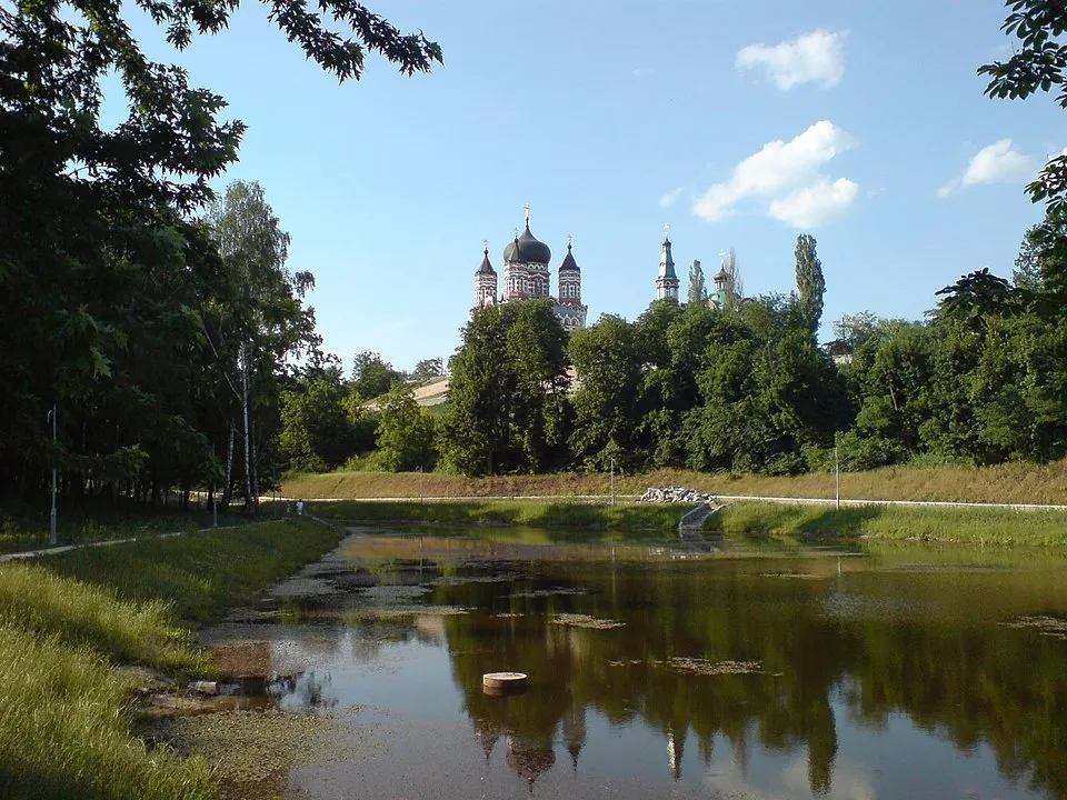 Парк Феофания, Киев / фото Википедия 